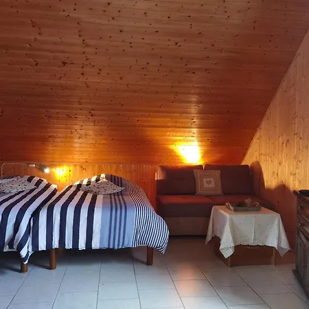 4 Personnes Les Ecureuils * Goldbach